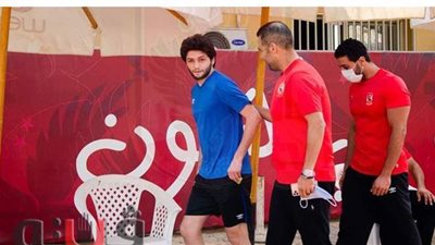نيدفيد يواصل تدريباته التأهيلية في الأهلي
