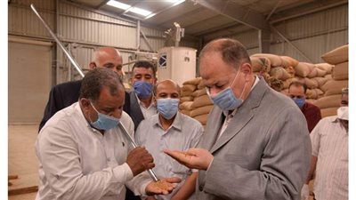 محافظ أسيوط : 27 صومعة ومركز تجميع تستقبل 179 ألفا  و978 طن قمح
