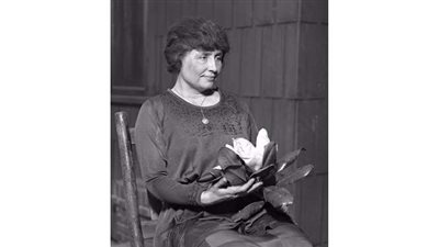 في ذكرى ميلادها.. 5 معلومات عن الأديبة الأمريكية هيلين كيلر