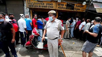 مراهقان يحرقان فتاة حتى الموت بعد الفشل في اغتصابها بالهند