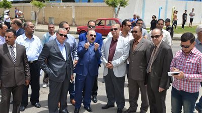 محافظ الإسماعيلية يتفقد المشروعات الاستثمارية بالمنطقة الصناعية