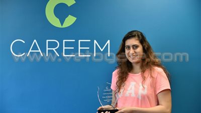 بطلة الإسكواش تزور شركة «كريم» للسيارات