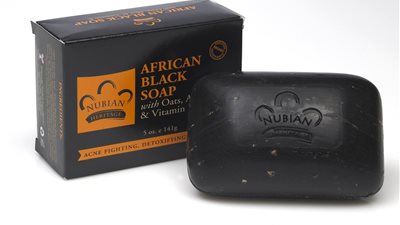 8 فوائد جمالية مذهلة لـ«الصابون الأفريقي الأسود»