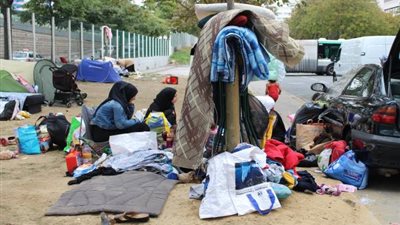 إصابة 40 شخصًا في شجار بمخيم للاجئين بفرنسا