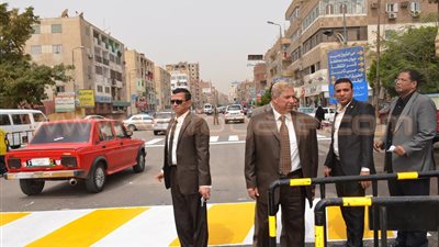 محافظ الإسماعيلية يتفقد أعمال طلاء وتطوير العلامات المرورية