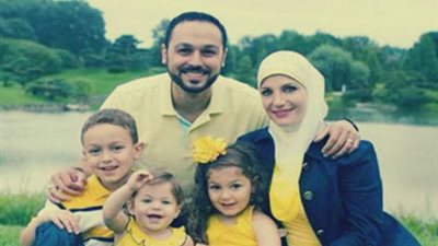 بالفيديو والصور.. أغرب 5 مواقف على متن الطائرات حول العالم.. مسلم يؤذن لإقامة الصلاة بصوت عالٍ.. انفجار لاب توب بطائرة صومالية.. فتاة تخلع ملابسها وتجبر القائد على العودة.. ومضيفات يرقصن لتوعية الركاب