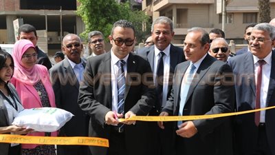 وزير الرياضة يفتتح فرعا للبنك الأهلي بالمركز الأوليمبي بالمعادي
