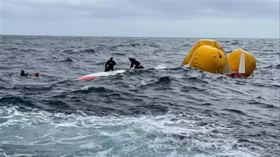 العملية المستحيلة.. إنقاذ فرنسي من الغرق في مياه الأطلسي بعد 16 ساعة | فيديو