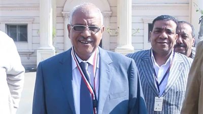 سيد فراج يسير على خطى توفيق عكاشة.. نائب حدائق القبة يدعو لزيارة الكنيست الإسرائيلي وأهالي دائرته يدشنون حملة لإسقاطه.. و«محمود كمال»: موافقة ثلثي أعضاء المجلس شرط إسقاط العضوية