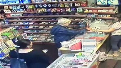 بالفيديو والصور.. اللصان الأكثر وقاحة في بريطانيا