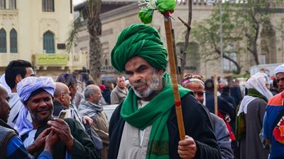 بالفيديو.. انطلاق مسيرة الطريقة الرفاعية إلى مسجد الرفاعي