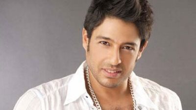 محافظ البحر الأحمر يكرم «حماقي» في حفل «NINNGA WARRIOR»