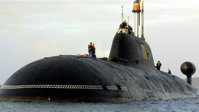 بالفيديو والصور.. غواصة روسية قادرة على تدمير نصف أمريكا وكل أوروبا.. «أكولا» تسونامي موت قادم من البحر.. تحمل 20 صاروخا باليستيا نوويا.. مزودة بالنظام الصوتي الهيدروليكي.. وتنفيذ المهام من 