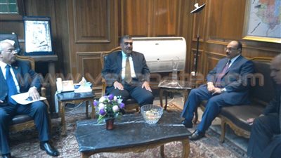بالفيديو والصور.. محافظ القليوبية يستقبل وزير قطاع الأعمال