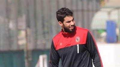 كواليس إبعاد شريف إكرامي عن قائمة الأهلي أمام سموحة