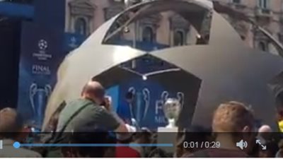 بالفيديو.. حشد جماهيري كبير في ميلانو قبل نهائي دوري أبطال أوروبا