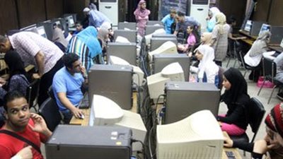 321 طالبا سجلوا رغباتهم بمعامل كلية الآداب عين شمس اليوم