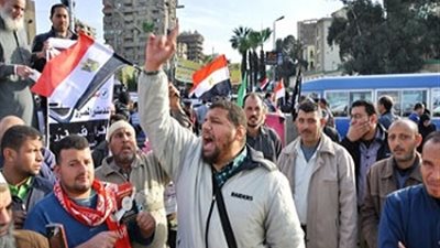 مشادات بين أنصار المعزول وقائدي السيارات بشارع رمسيس