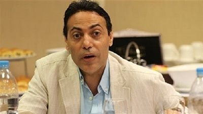 الإعلامي محمد الغيطي يجري عملية جراحية في العين