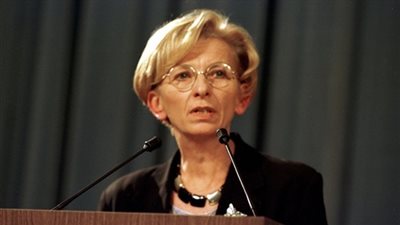 وزيرة خارجية إيطاليا تحث رعاياها بمصر على توخى الحذر