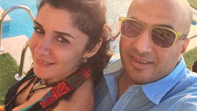 بالفيديو والصور.. «الحب من أول نظرة» بين المخرجين والفنانات.. غادة عادل تخطف قلب مجدي الهواري.. قصة عشق بين محمد سامي ومي عمر داخل أسوار الجامعة.. وياسمين رئيس: «أول ما شفت هادي الباجور