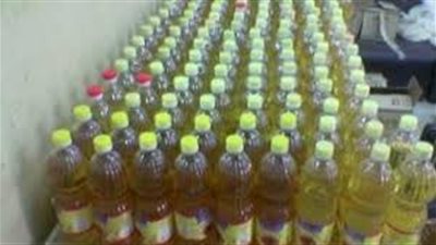 ضبط ٢٢١ زجاجة زيت تموينى بحوزة تاجر امتنع عن بيعهم بالإسماعيلية