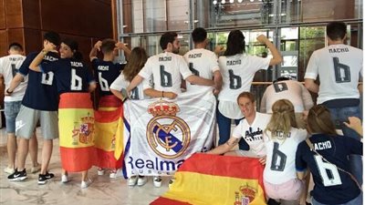 عائلة ناتشو تؤازره في نهائي دوري أبطال أوروبا