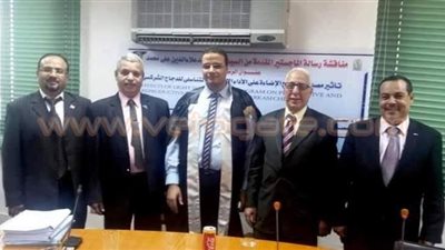 دراسة بجامعة أسيوط تكشف زيادة نمو الدجاج باللمبات الموفرة