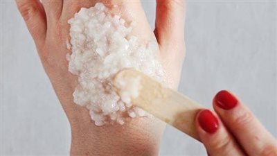 سكراب طبيعى ليدين بيضاء كالثلج