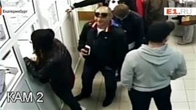 بالفيديو.. لحظة تعرض فتاة للنشل داخل مستشفى