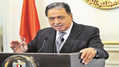 وزير الصحة: «عاملة النظافة بتاخد ١٥٠ جنيه في اليوم والدكتور ٤٠»