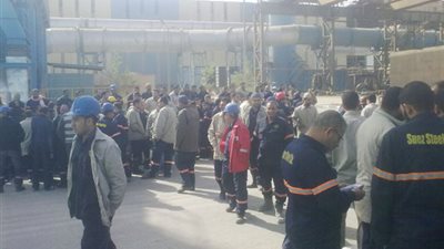 هدوء الأوضاع بالسويس للصلب عقب انسحاب الجيش من مقر الشركة
