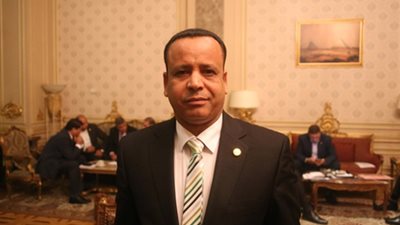 برلماني يهدد مسئولي الكهرباء في قنا بسبب الانقطاع المتكرر