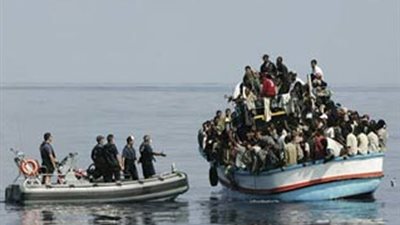 ضبط مركب صيد تنقل الراغبين في الهجرة غير الشرعية بالبحيرة