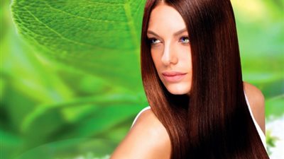 6 خطوات تجعل شعرك لامعا وناعما طوال الصيف