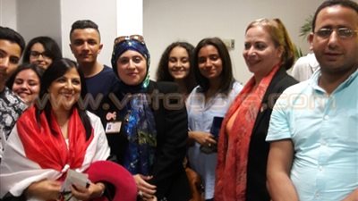 وصول وفد من المقيمين بالخارج إلى مطار القاهرة لدعم السياحة