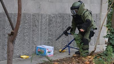 قنبلة هيكلية تثير الفزع بالقرب من مبنى حكومي في البحيرة