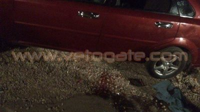 بالصور.. تفاصيل اغتيال أمين شرطة بالأمن الوطني في البحيرة.. ملثمون يعترضون سيارته ويطلقون عليه 7 رصاصات.. النيابة العامة تبدأ التحقيق.. والأهالي يتجمهرون أمام مستشفى المحمودية للمطالبة بالقصاص