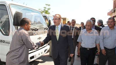 بالصور.. 6 سيارات «قلاب» لتدعيم منظومة النظافة ببني سويف