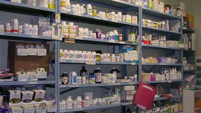 إغلاق 3 صيدليات لعدم تطبيق تسعيرة الأدوية بشمال سيناء
