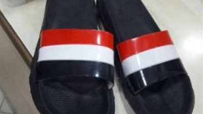 بالفيديو والصور.. «دول متهمة بإهانة الأعلام».. راية اليمن على أحذية الأردن.. الولايات المتحدة تعتذر عن فيديو تدنيس العلم القطري.. رئيس كوريا الشمالية يأمر جنوده بالسير على «الأمريكي