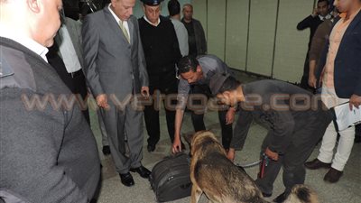 بالصور.. مدير شرطة النقل يتفقد محطات مترو الأنفاق والسكك الحديدية