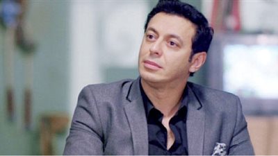 مصطفى شعبان يصور «أبو البنات» في مستشفى «دار المنى»