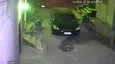بالفيديو.. كاميرات المراقبة ترصد لصا يسرق دراجة بخارية بالشرقية