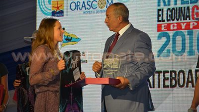 بالصور.. محافظ البحر الأحمر وسميح ساويرس يشهدان ختام «بطولة الشراع»