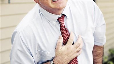 أعراض الذبحة الصدرية وطرق العلاج