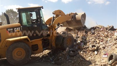 بالصور.. حملات نظافة بمحيط مدرسة طلعت حرب في بورسعيد