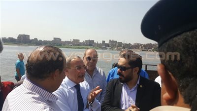 بالصور.. محافظ القليوبية يتفقد المراسي النيلية بشبرا الخيمة