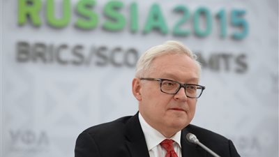 روسيا: أمريكا لا تتردد في استخدام «أساليب قذرة» في الانتخابات