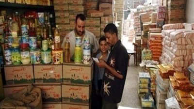 خطة الحكومة لحل «أزمة السكر».. التعاقد على استيراد ٤٢٠ ألف طن.. ضخ ٥٠ ألف طن لشركات التعبئة..٧٠ سيارة متنقلة لتوفير كميات إضافية للصعيد والدلتا.. وإجراءات عاجلة لضبط الأسواق